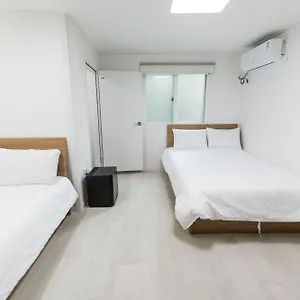 2* בית הארחה Kpop Haus